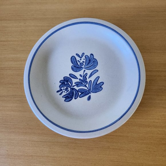 5 Vintage Pfaltzgraff Stoneware Yorktowne Salad Plates - Picture 3 of 4